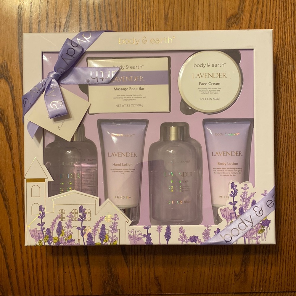 Gifted this Body & Earth lavender set